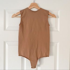 Skims ESSENTIAL MOCK NECK SLEEVELESS BODYSUIT S/m